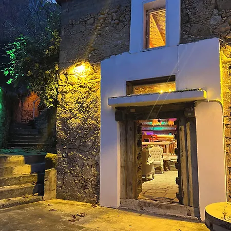 The Old Mill Hotel *